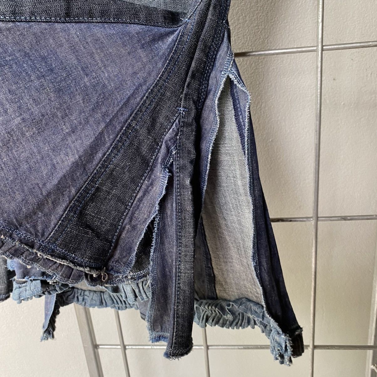 Marithe + Francois Girbaud Marithe + Francois Girbaud F/W 2005 denim skirt runway piece Size 27" / US 4 / IT 40 - 10 Thumbnail