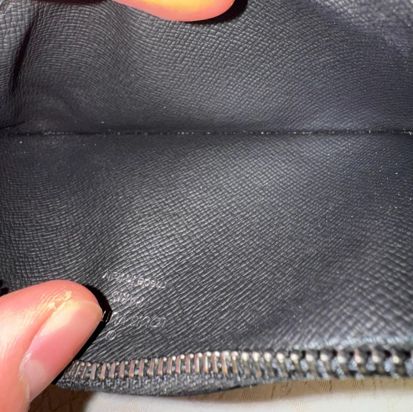 Louis Vuitton LOUIS VUITTON Taïga card wallet black monogram Size ONE SIZE - 3 Thumbnail