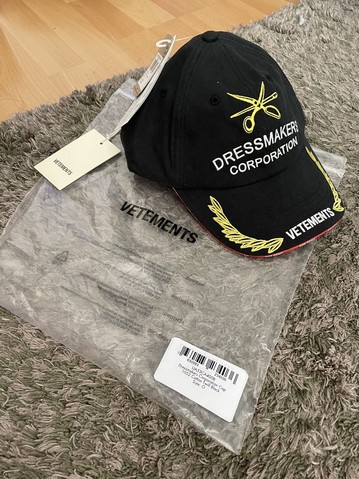image of Vetements Dressmaker Cap in Black, Men's
