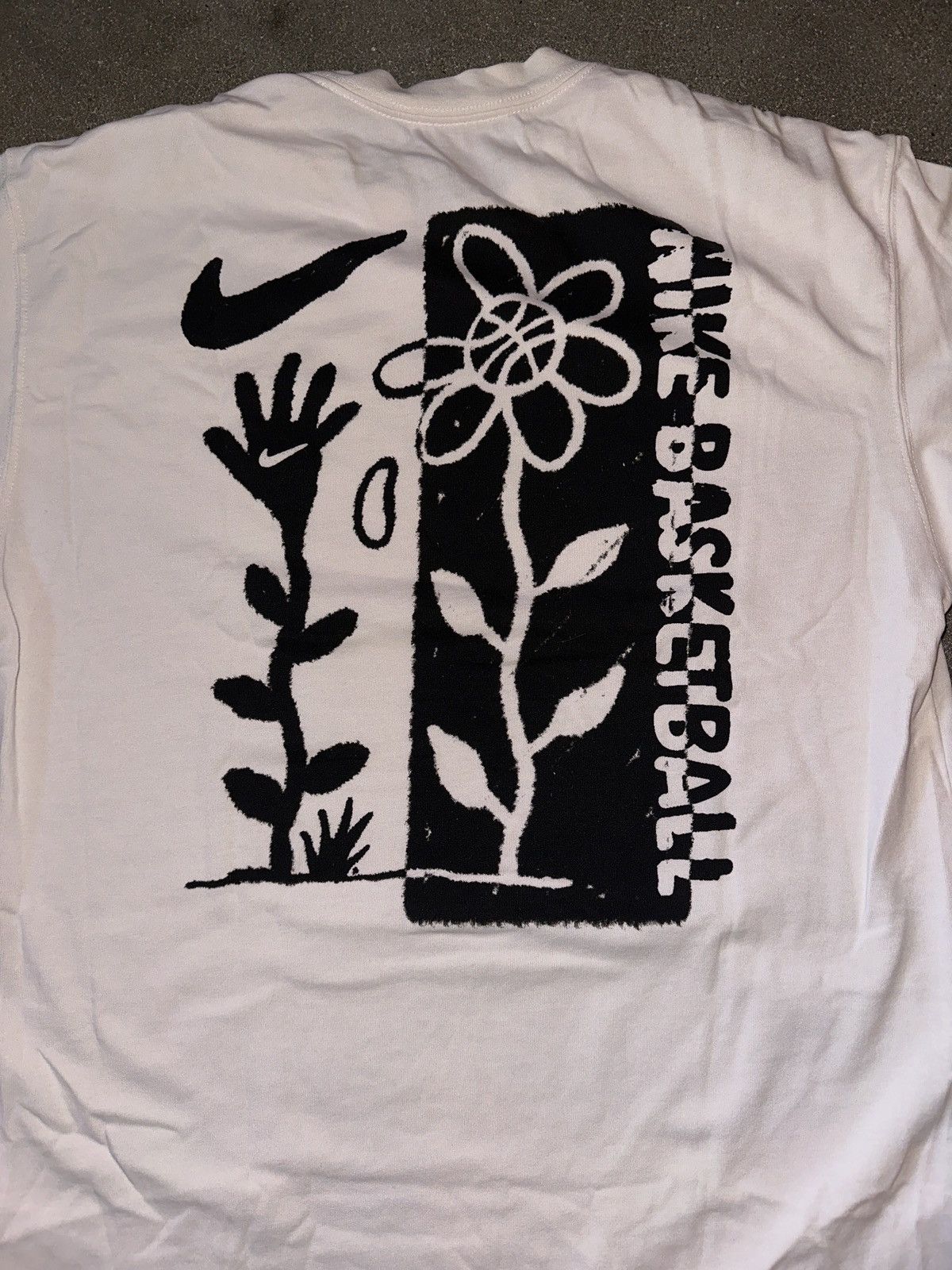 Nike Nike Graphic Tee Size US S / EU 44-46 / 1 - 4 Thumbnail