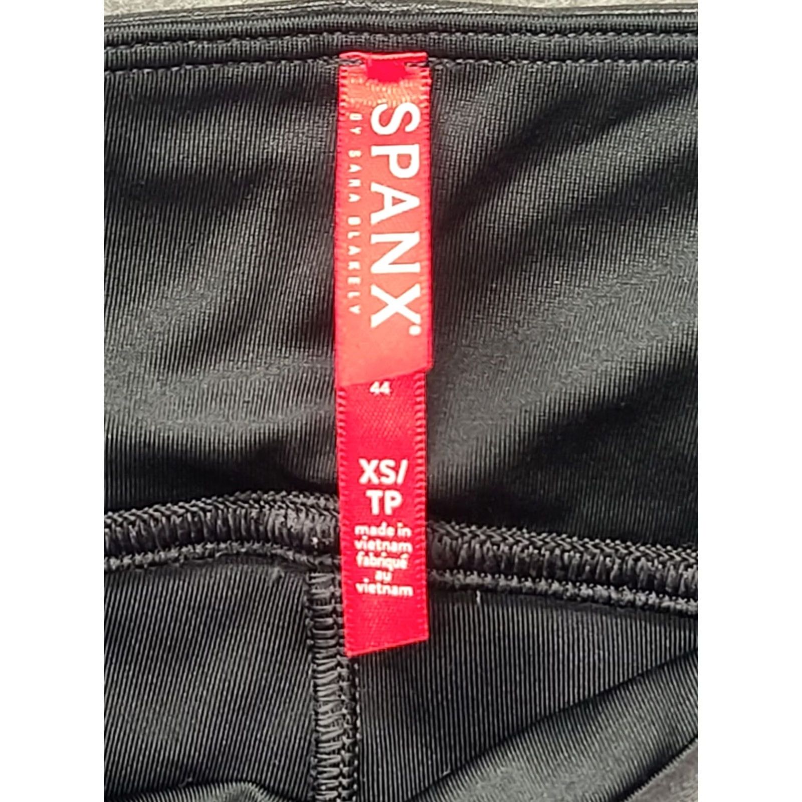 Spanx Spanx Moto Leggings Womens XS Slim Fit Tapered Leg High Rise Faux Leather Black Pant Leggings Slimming Shaping Stretch Ankle 27in Inseam Size 26" / US 2 / IT 38 - 2 Thumbnail