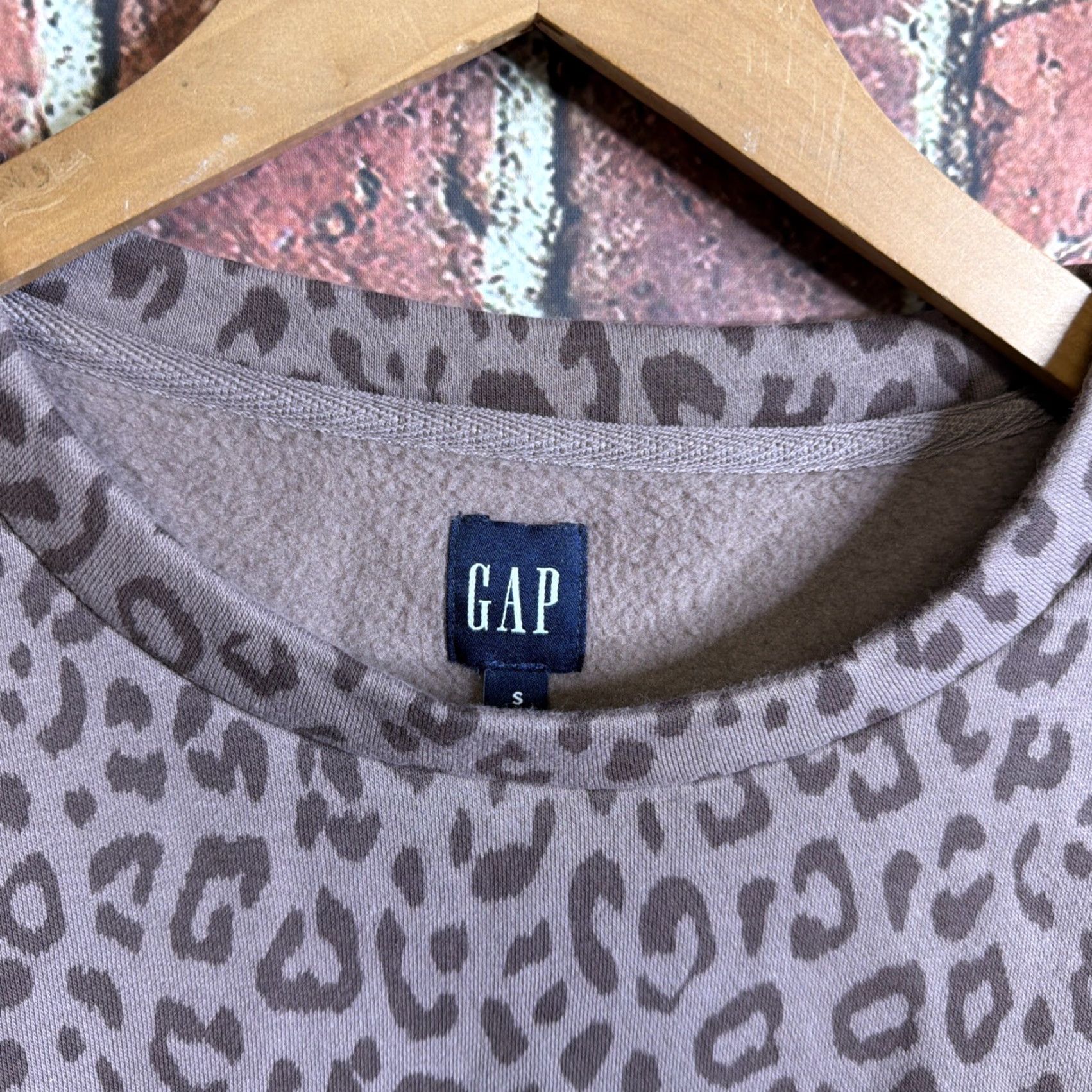 Gap GAP Women's Sweater Cheetah Print Crew Neck Sweatshirt Small Size S / US 4 / IT 40 - 2 Thumbnail