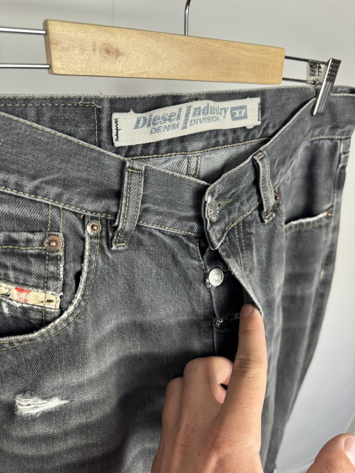 Diesel Diesel Industry Denim Division Distressed Jeans Italy W32 Size US 32 / EU 48 - 14 Thumbnail