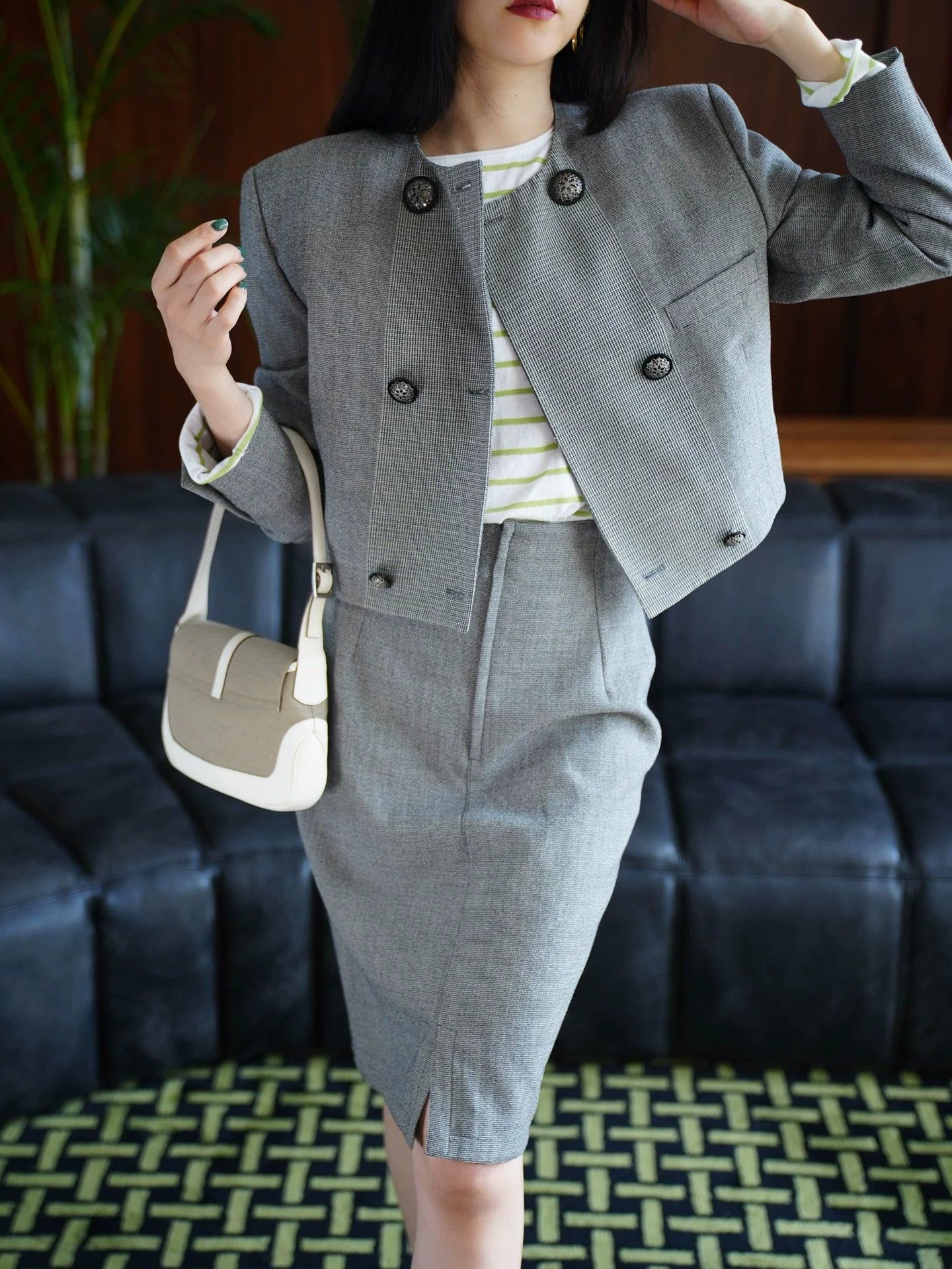 Versace Versace Vintage Gray Wool Oversized Cropped Blazer & Skirt Set Size M / US 6-8 / IT 42-44 - 4 Thumbnail