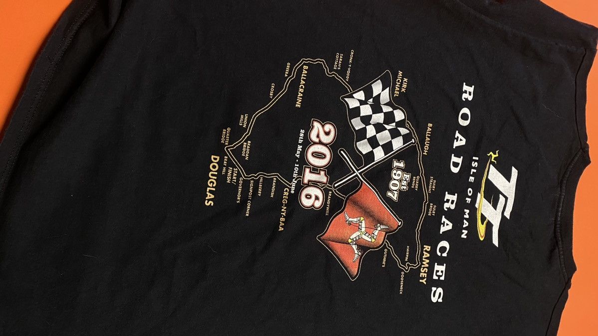 Vintage Vintage Racing Isle of Man Road Races tee Size US L / EU 52-54 / 3 - 5 Thumbnail