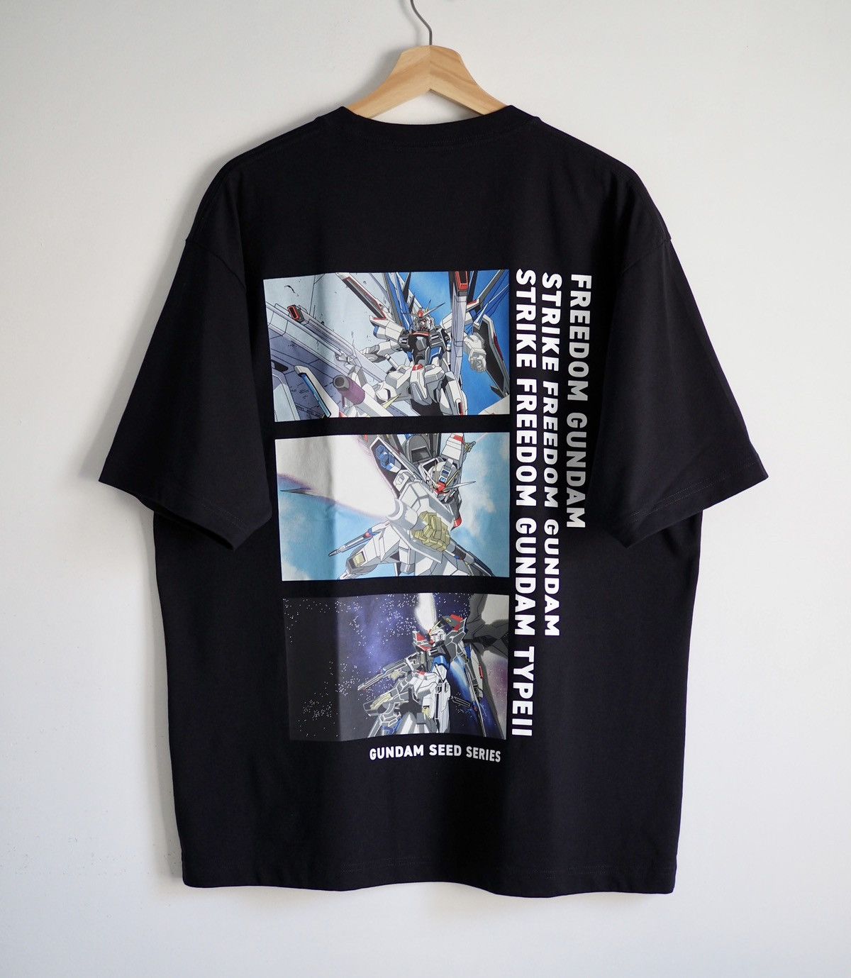 Uniqlo Gundam Uniqlo graphic T shirt size Medium Size US M / EU 48-50 / 2 - 1 Thumbnail