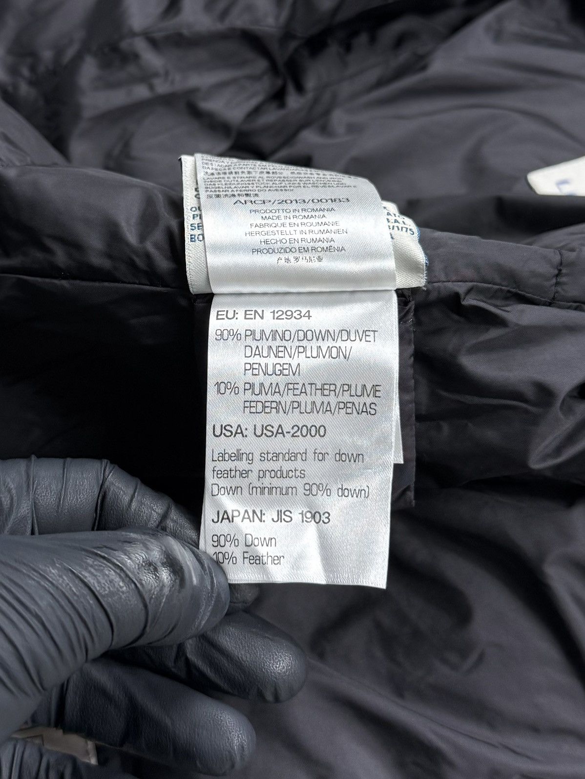Moncler Moncler Kids Down Puffer Jacket With Fur Collar Size 2/92 Size XXS / US 00 / IT 34 - 16 Thumbnail