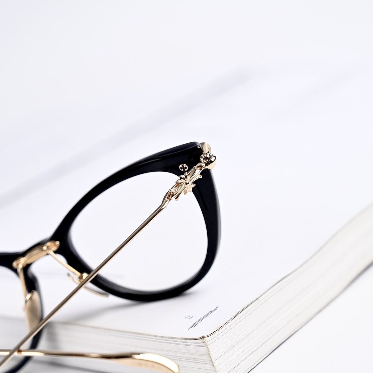 Chrome Hearts CHROME HEARTS NEW LOVER BLACK GOLD PLATED GLASSES Size ONE SIZE - 12 Thumbnail