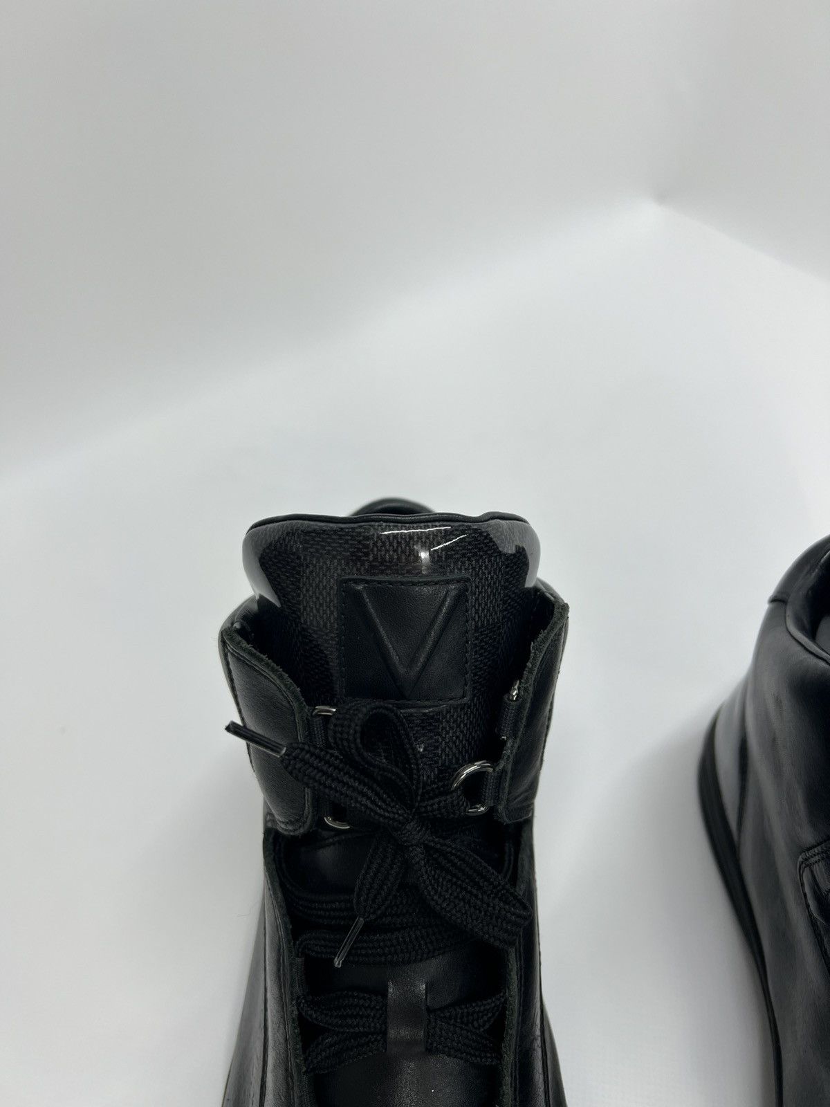 Louis Vuitton Vintage streetwear Louis Vuitton Leather Sneakers Sz UK 7.5 Size US 8.5 / EU 41-42 - 4 Thumbnail