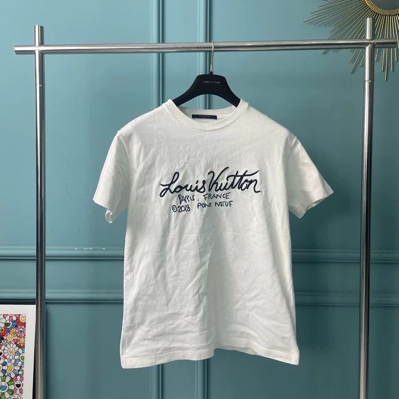Louis Vuitton Louis Vuitton Cursive logo short sleeve 2501-Nextarrow Size US S / EU 44-46 / 1 - 1 Thumbnail