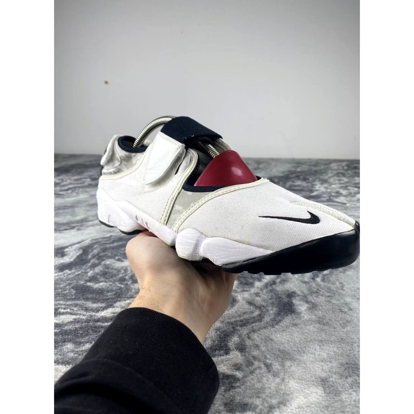 Nike VINTAGE Nike Air Rift Tabi Sandals Sneakers Sandal Men 44 White Black Nike Shoes Mens Summer Size US 11 / EU 44 - 5 Thumbnail