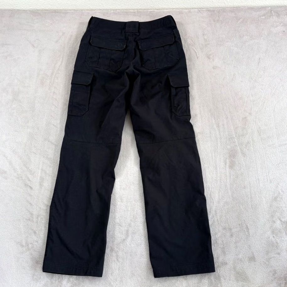 Under Armour Under Armour UA Storm Tactical Patrol Cargo Pants Black Ripstop Men 30x32 Functional Pockets Straight Leg Regular Fit shorts? Size US 30 / EU 46 - 4 Thumbnail
