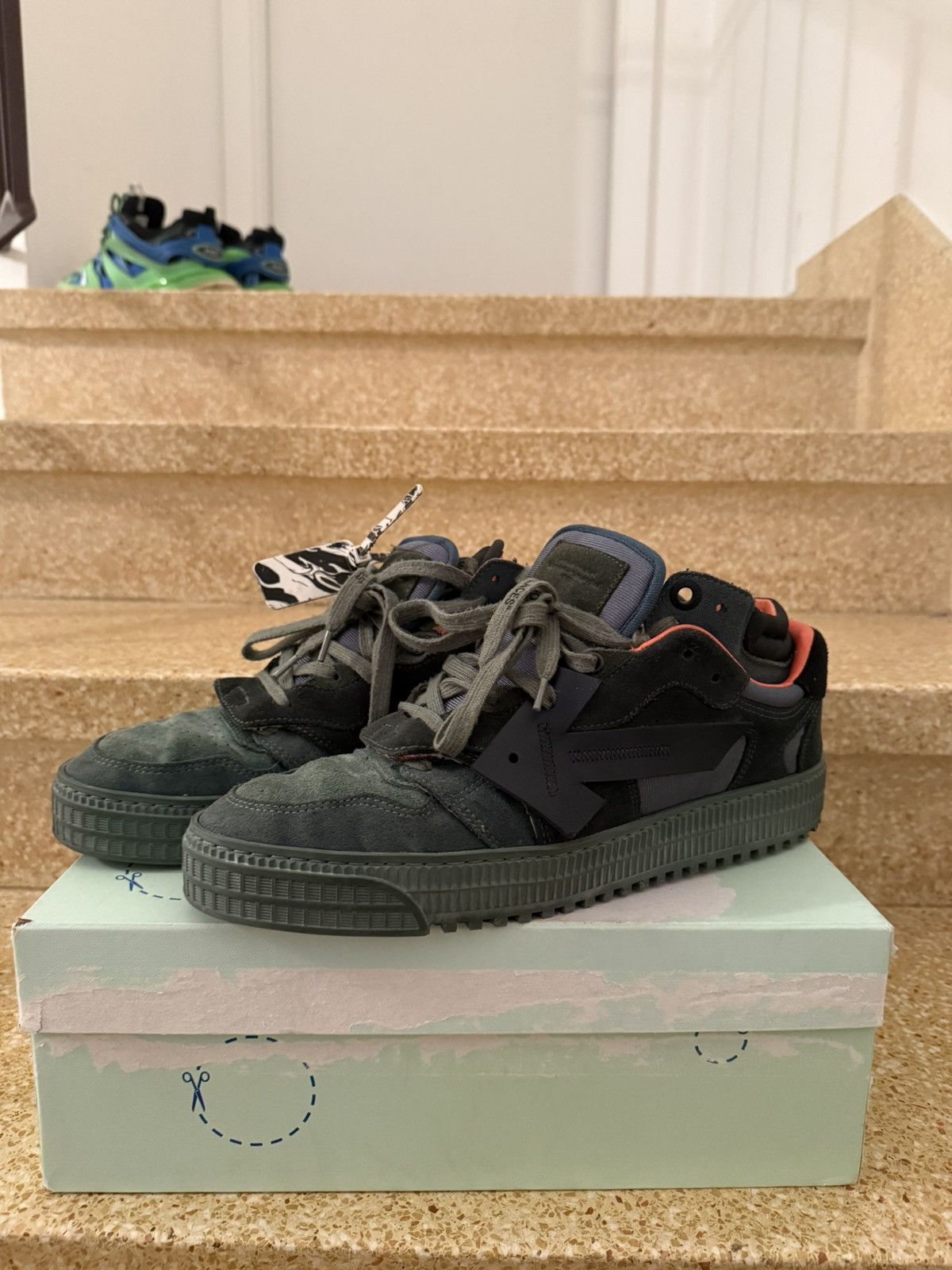 Off-White off white low court Size US 10 / EU 43 - 2 Thumbnail