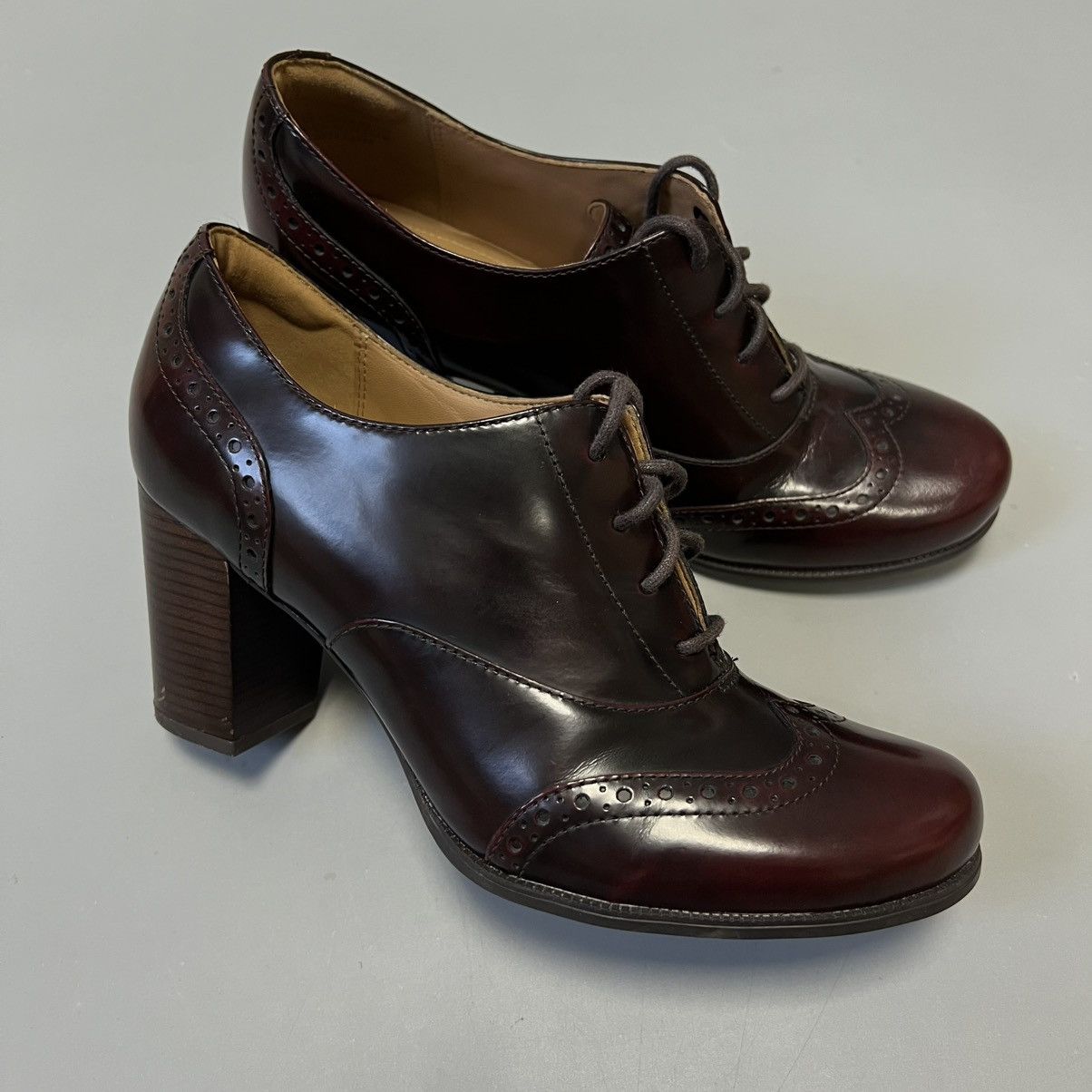 Clarks Clarks Artisan Burgundy Leather Wingtip Oxford Heels Size US 8 / IT 38 - 1 Thumbnail