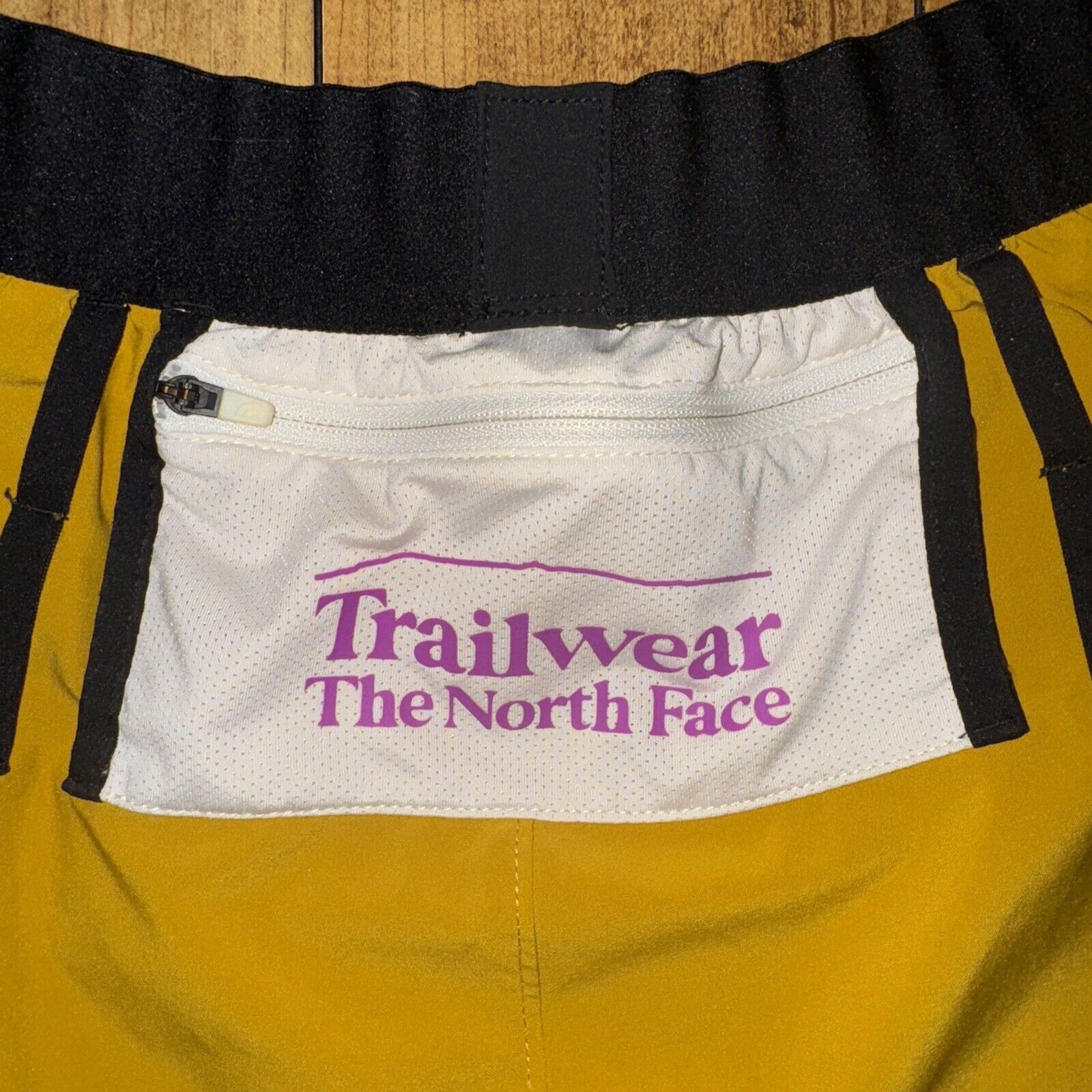 The North Face × Vintage Women’s The North Face Shorts Medium Yellow Size 28" / US 6 / IT 42 - 6 Thumbnail
