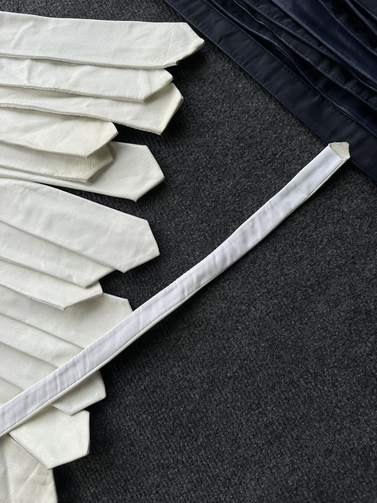 Other 🚨 LEATHER WHITE ITALY TIE LUXURY VNTG RARE OLD MONEY Size ONE SIZE - 20 Thumbnail