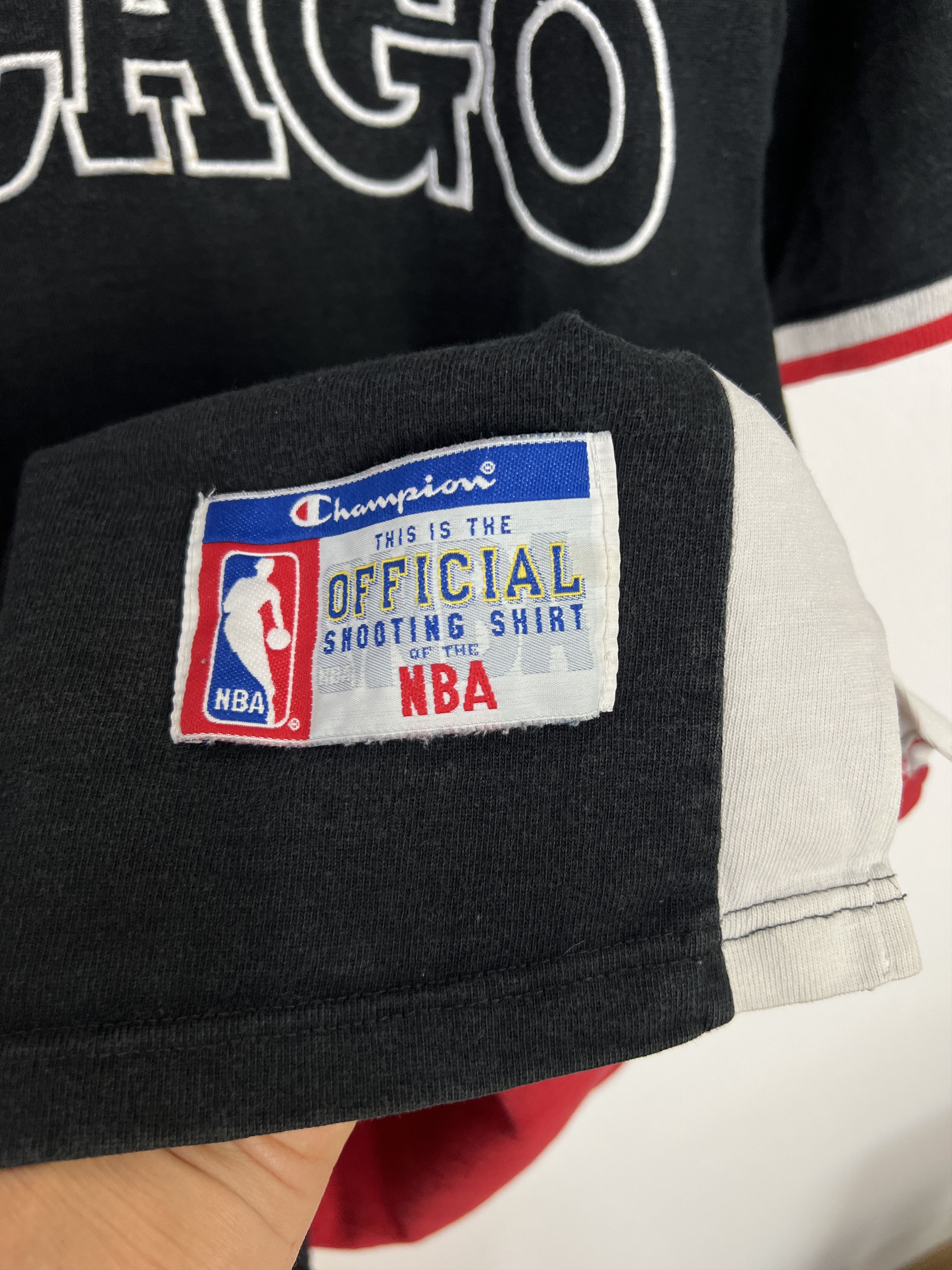Champion Vintage 90's Champion Chicago Bulls Jordan Shooting Jersey Size US L / EU 52-54 / 3 - 6 Thumbnail