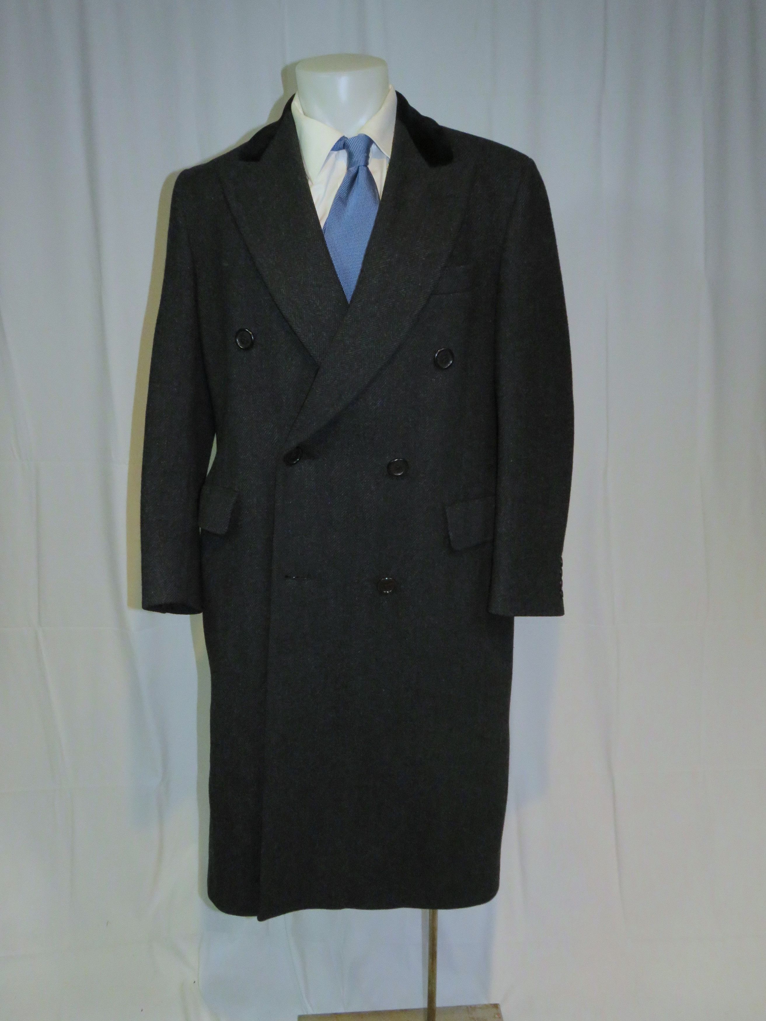 Paul Stuart Gray Herringbone Double Breasted Chesterfield 41R Size US L / EU 52-54 / 3 - 1 Thumbnail