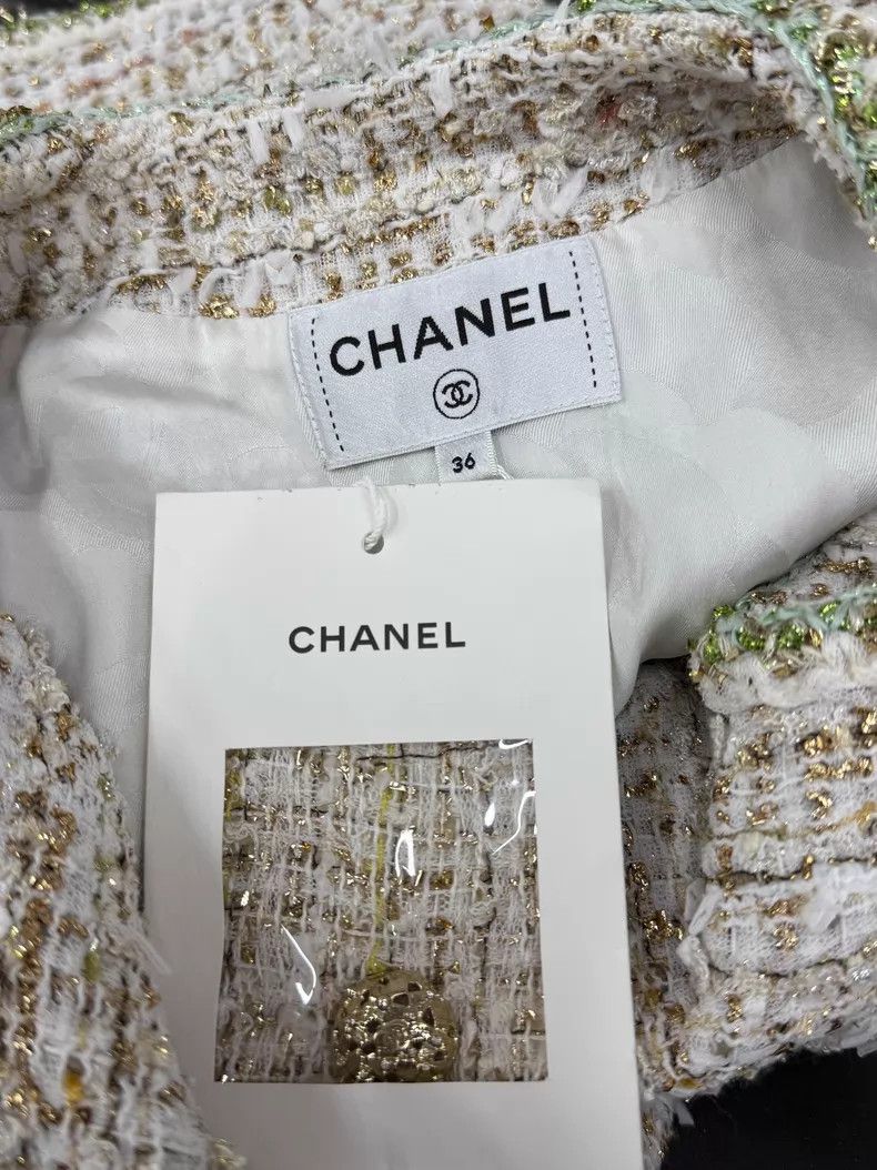 Chanel Chanel 26C green rolled edge gold tweed fine glitter woven Size XS / US 0-2 / IT 36-38 - 4 Thumbnail