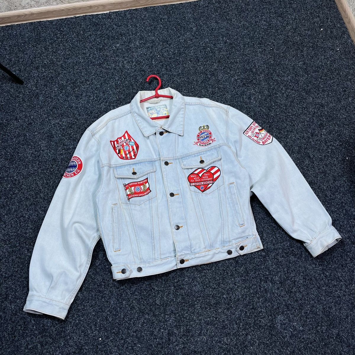 Vintage Vintage Bayern Munich Fan Denim Custom Patch Jacket Size US L / EU 52-54 / 3 - 2 Thumbnail