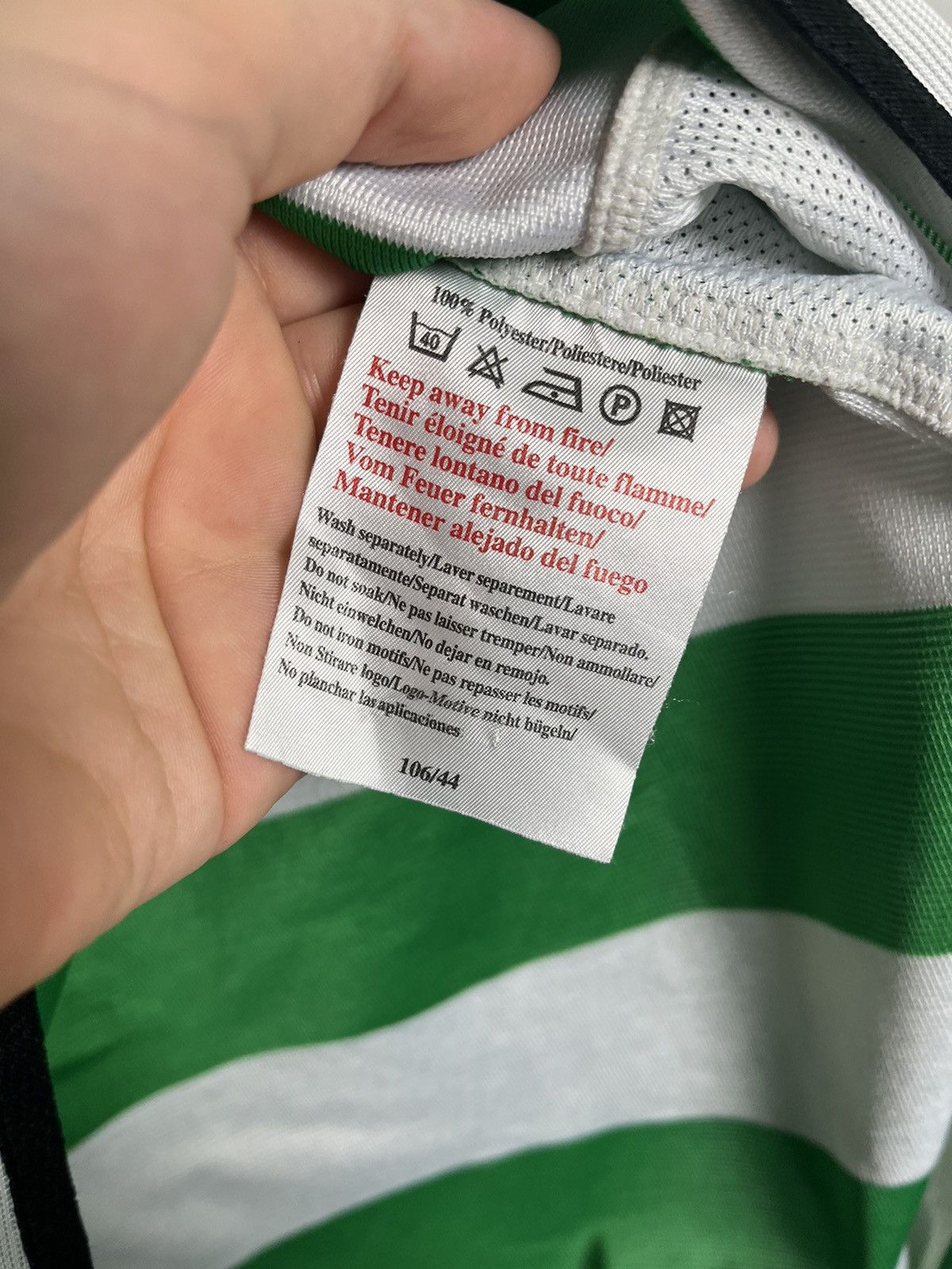 Umbro Umbro Celtic soccer Jersey tshirt Size US XL / EU 56 / 4 - 6 Thumbnail