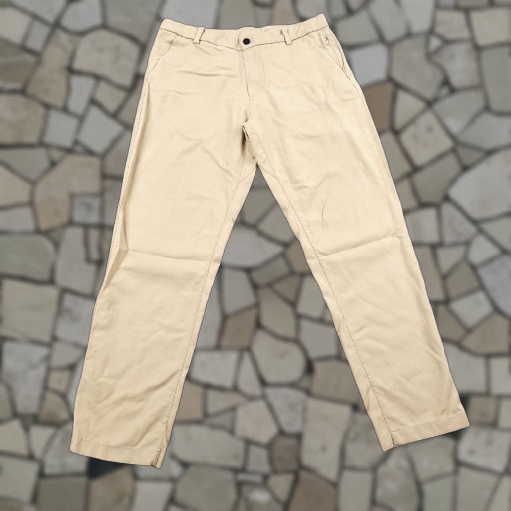 Lululemon Lululemon Pants Mens 32 Khaki Beige ABC Commission Warpstreme Performance Chino Size US 32 / EU 48 - 1 Thumbnail