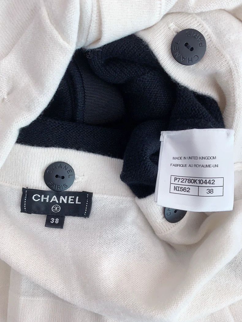 Chanel Chanel Black and white color-blocked sweater jacket Size XS / US 0-2 / IT 36-38 - 4 Thumbnail