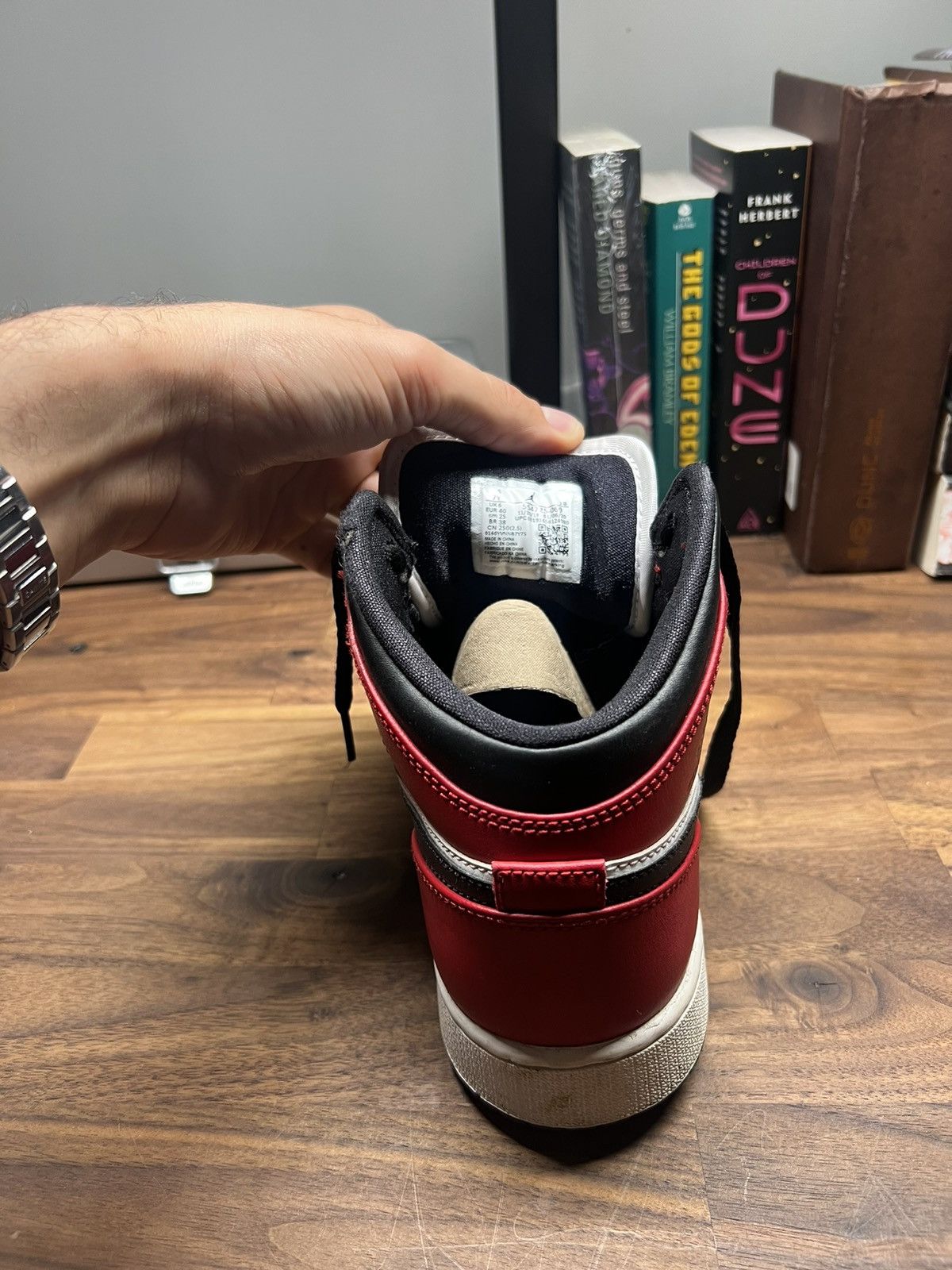 Nike Air Jordan 1 Mid Chicago Toe Size US 7 / EU 40 - 6 Thumbnail