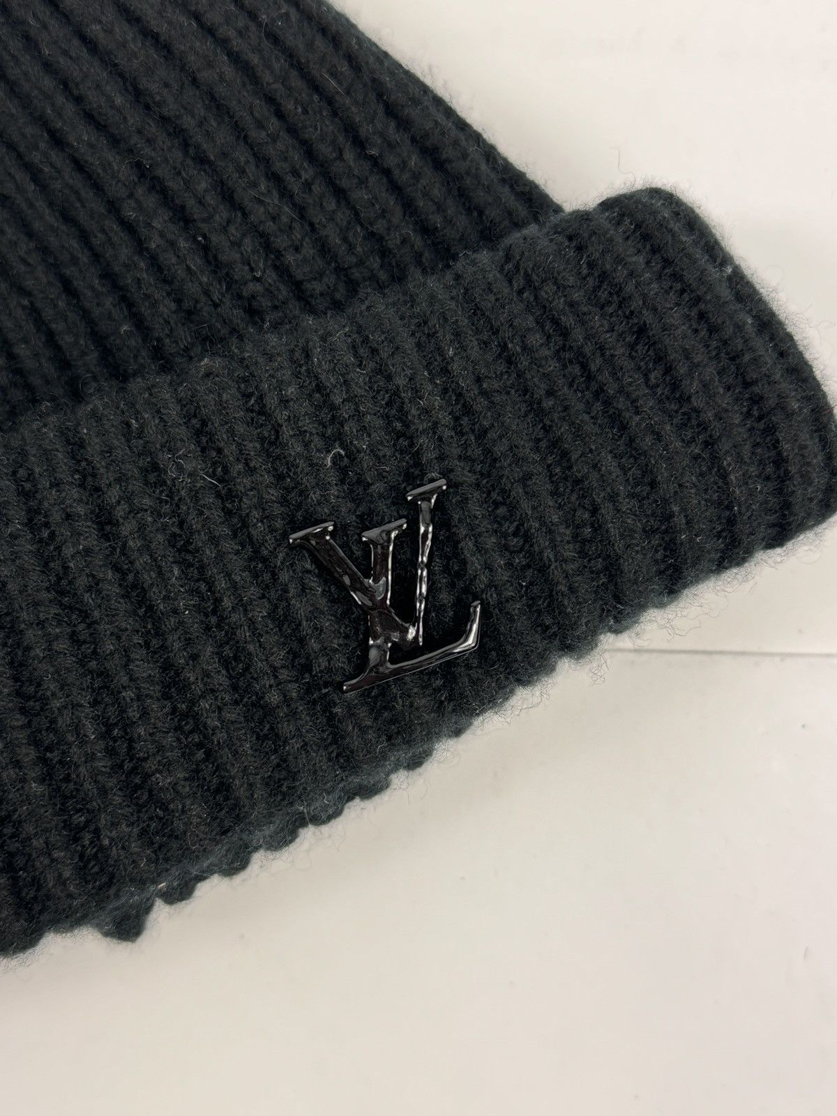 Louis Vuitton LOGO BEANIE Size ONE SIZE - 2 Thumbnail