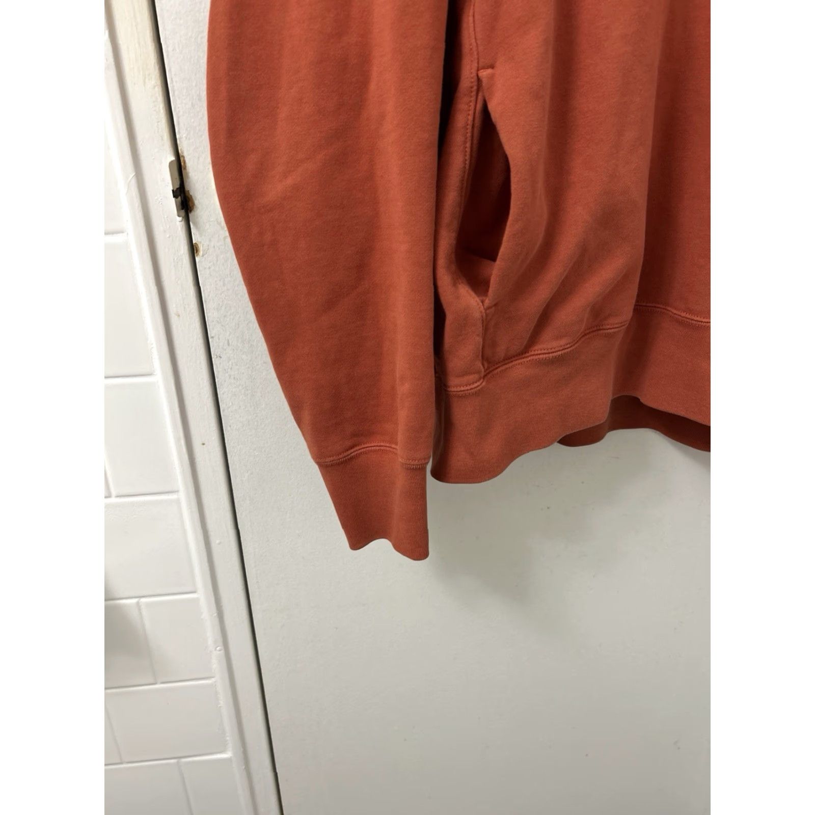 Uniqlo UNIQLO Hoodie Mens M Orange Pullover Sweatshirt Pockets Long Sleeve Crew Neck Drawstring Hoodie Size US M / EU 48-50 / 2 - 4 Thumbnail