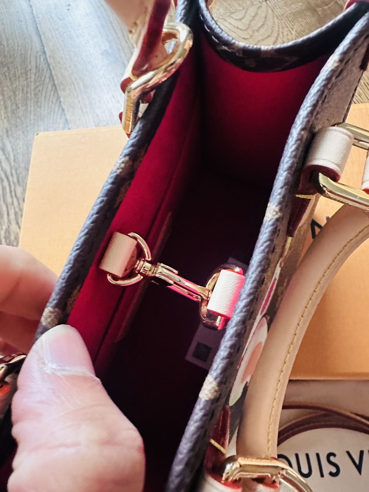 Louis Vuitton × Takashi Murakami Louis Vuitton x Takashi Murakami OnTheGo BB Bag Size ONE SIZE - 11 Thumbnail