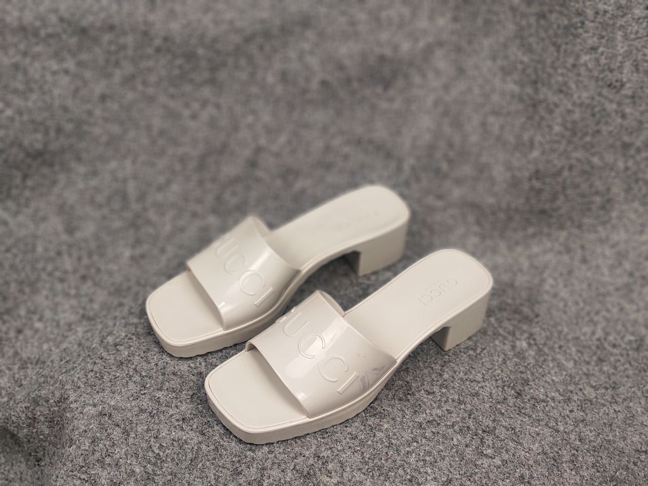 Gucci Gucci Rubber Logo Platform Slide Sandal Mystic White Mules Size US 11 / IT 41 - 5 Thumbnail