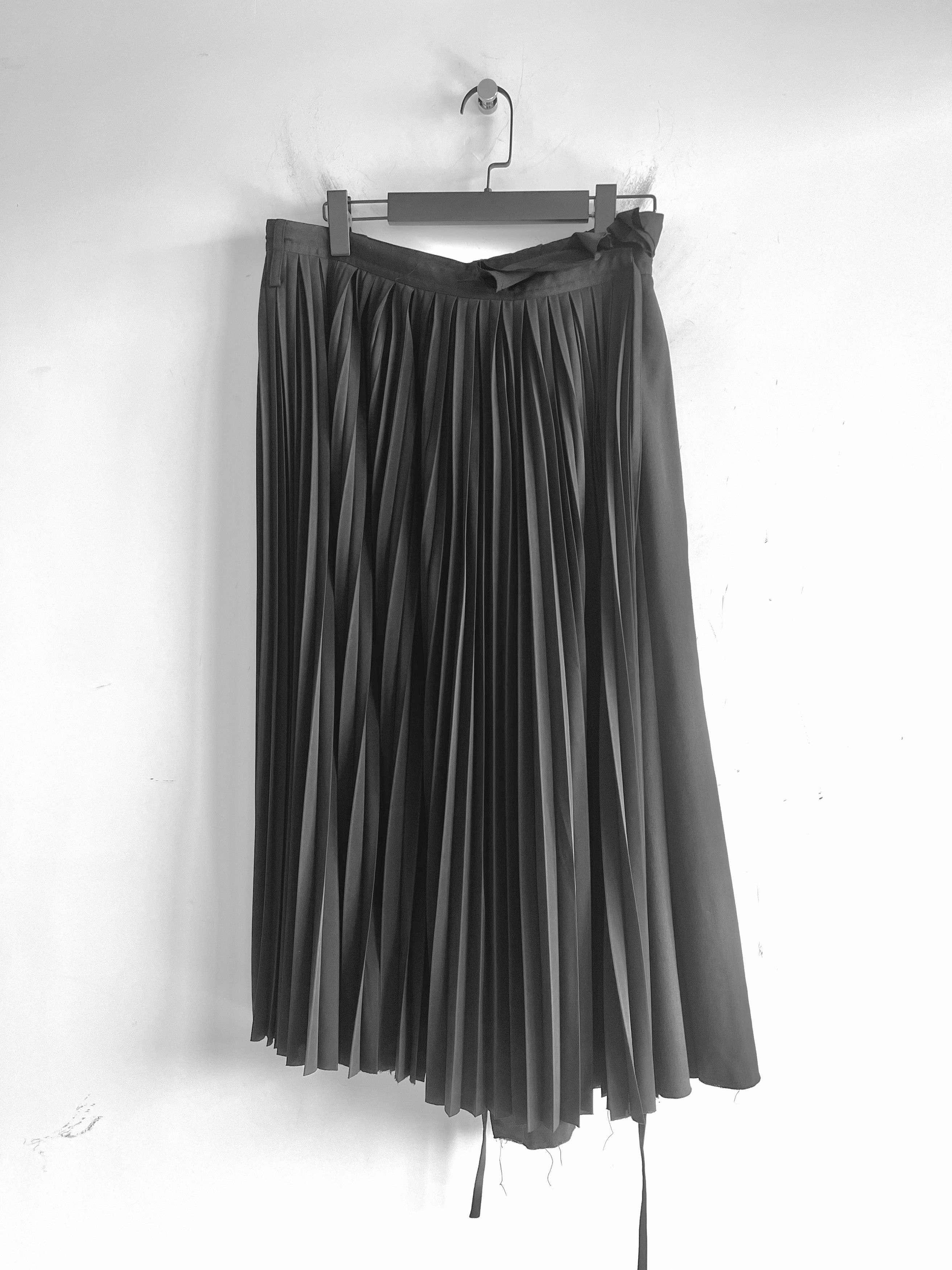Yohji Yamamoto Y's Yohji Yamamoto - WOOL / de CHINE PLEATS COMBI WRAP SKIRT Size 23" - 1 Thumbnail