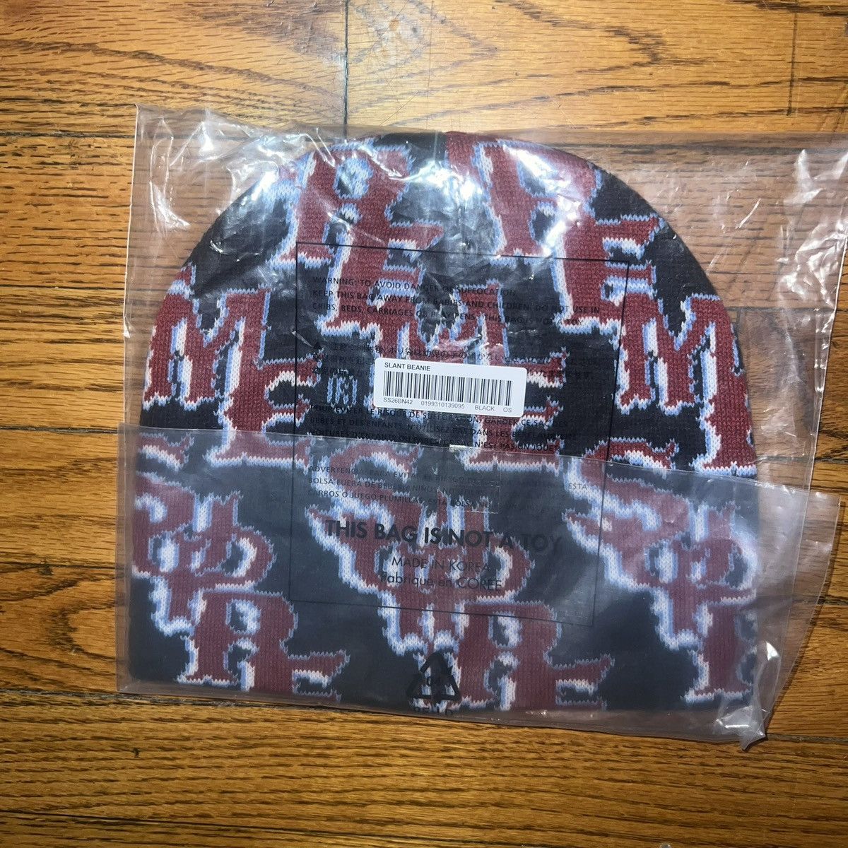 Supreme Supreme Slanted Gothic Outline Beanie Black Size: One Size Size ONE SIZE - 4 Thumbnail