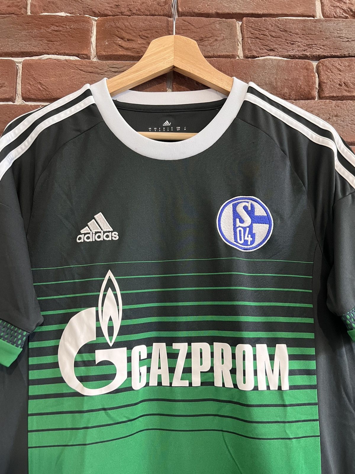 Umbro Rare 2015/16 Schalke 04 Adidas Football Soccer Jersey Size US S / EU 44-46 / 1 - 3 Thumbnail
