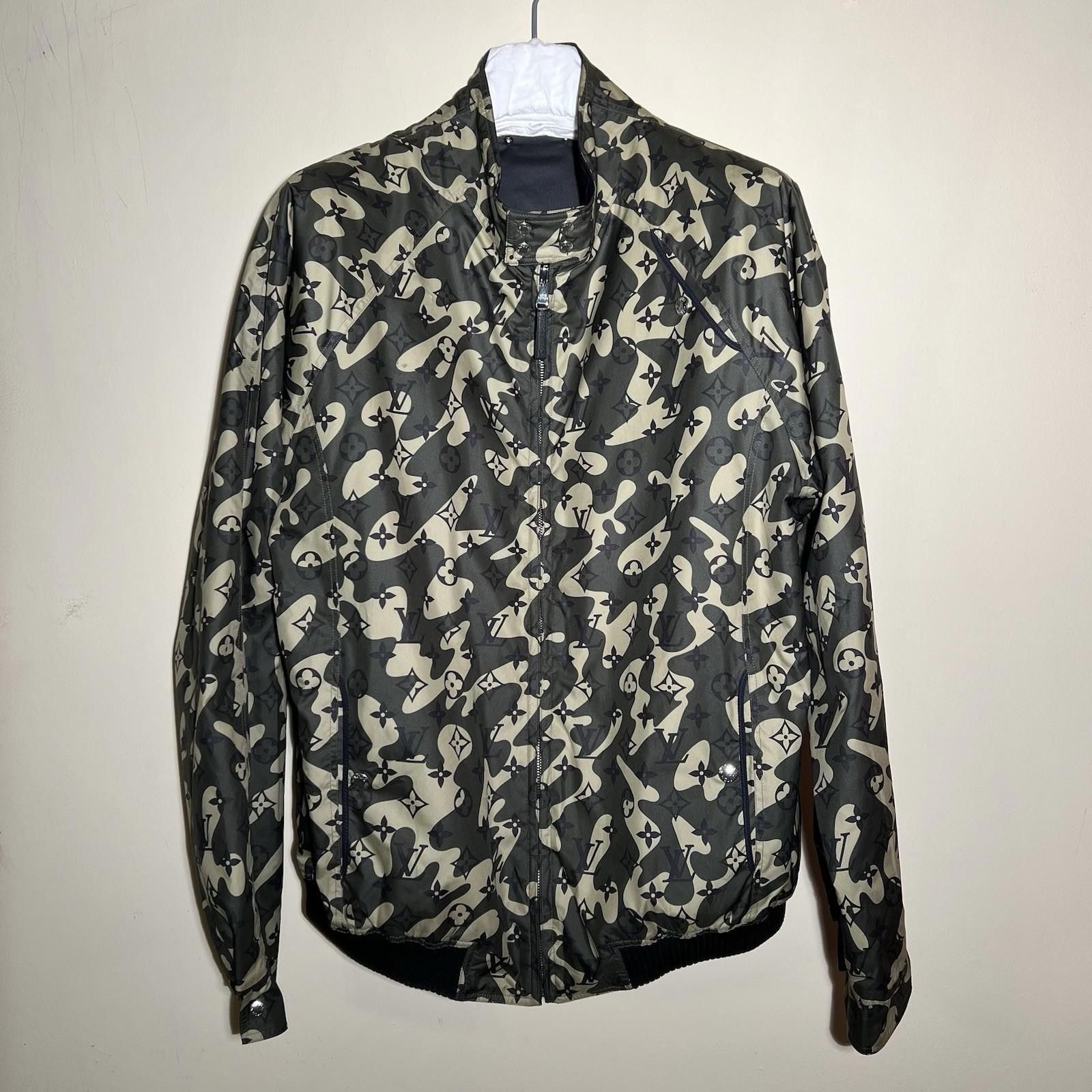 Louis Vuitton LOUIS VUITTON TAKASHI MURAKAMI REVERSIBLE JACKET CAMO 54 M Size US M / EU 48-50 / 2 - 1 Thumbnail