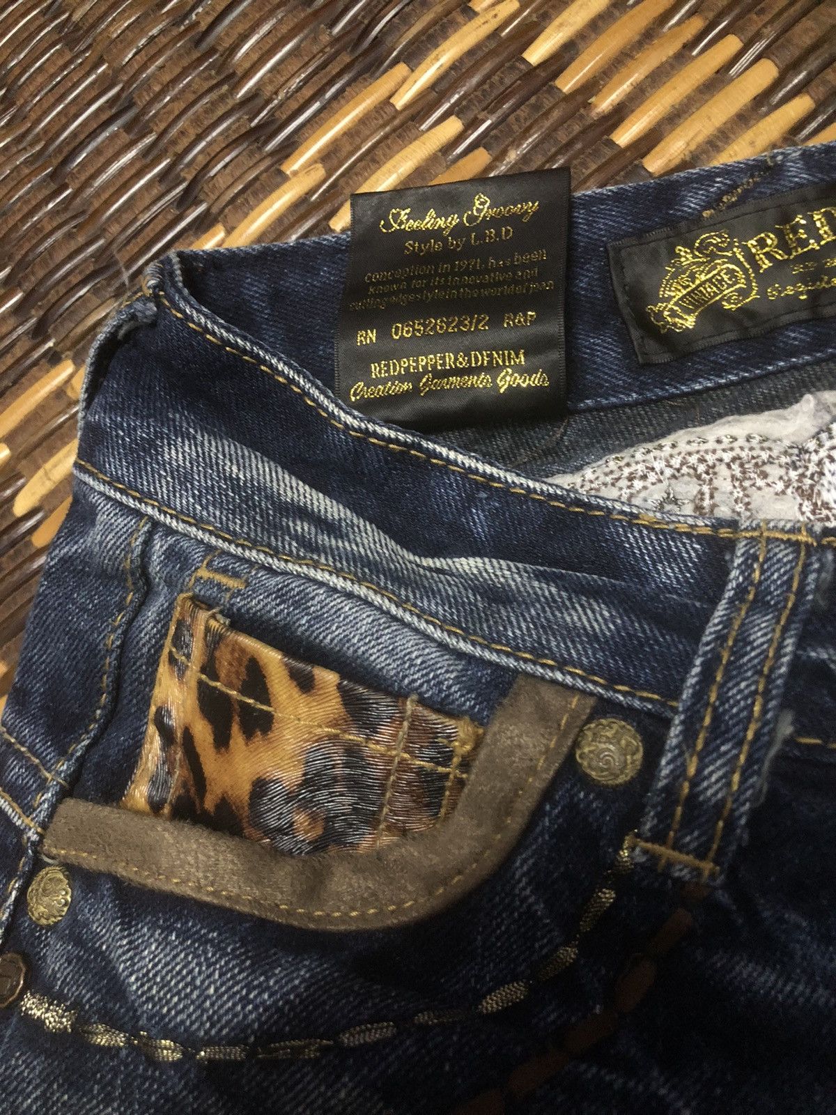 Hysteric Glamour VINTAGE RED PEPPER DENIM JEANS DESIGN UNISEX Size 28" / US 6 / IT 42 - 21 Thumbnail