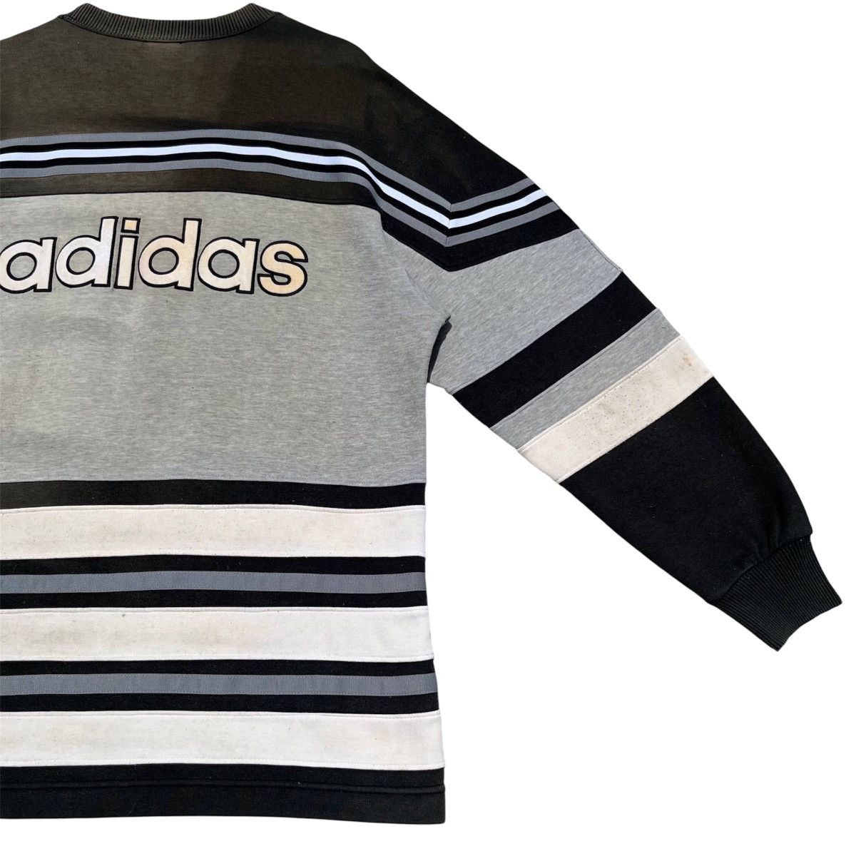 Adidas RARE🔥 Disstressed Vintage 90s Adidas Big Logo Spellout Size US L / EU 52-54 / 3 - 12 Thumbnail