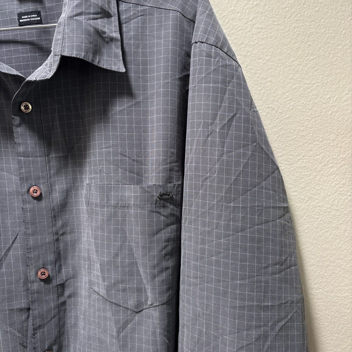 Oakley × Vintage Oakley Light Blue Metal Emblem Logo Button Up Size US XL / EU 56 / 4 - 2 Thumbnail