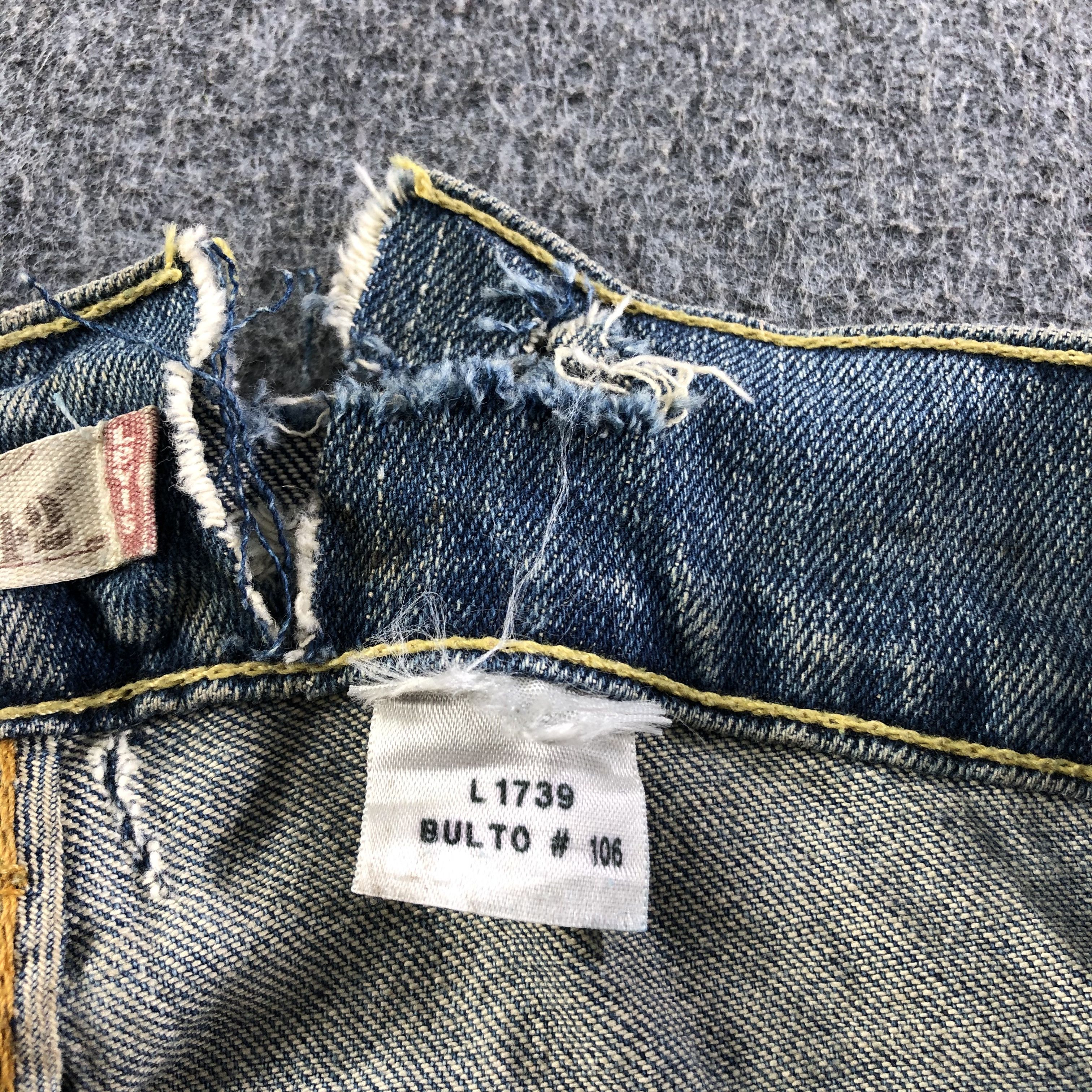 Levi's Vintage Blue Wash Levis 542 Jeans-J3326 Size US 33 - 12 Thumbnail
