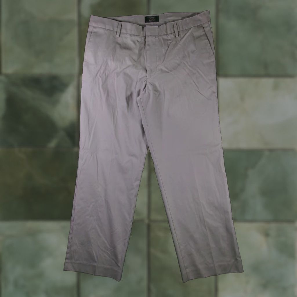 Dockers Dockers Pants Mens 36X29 Straight Fit Khaki Iron Free Chino Flat Front Stretch Beig_? Size US 36 / EU 52 - 1 Thumbnail