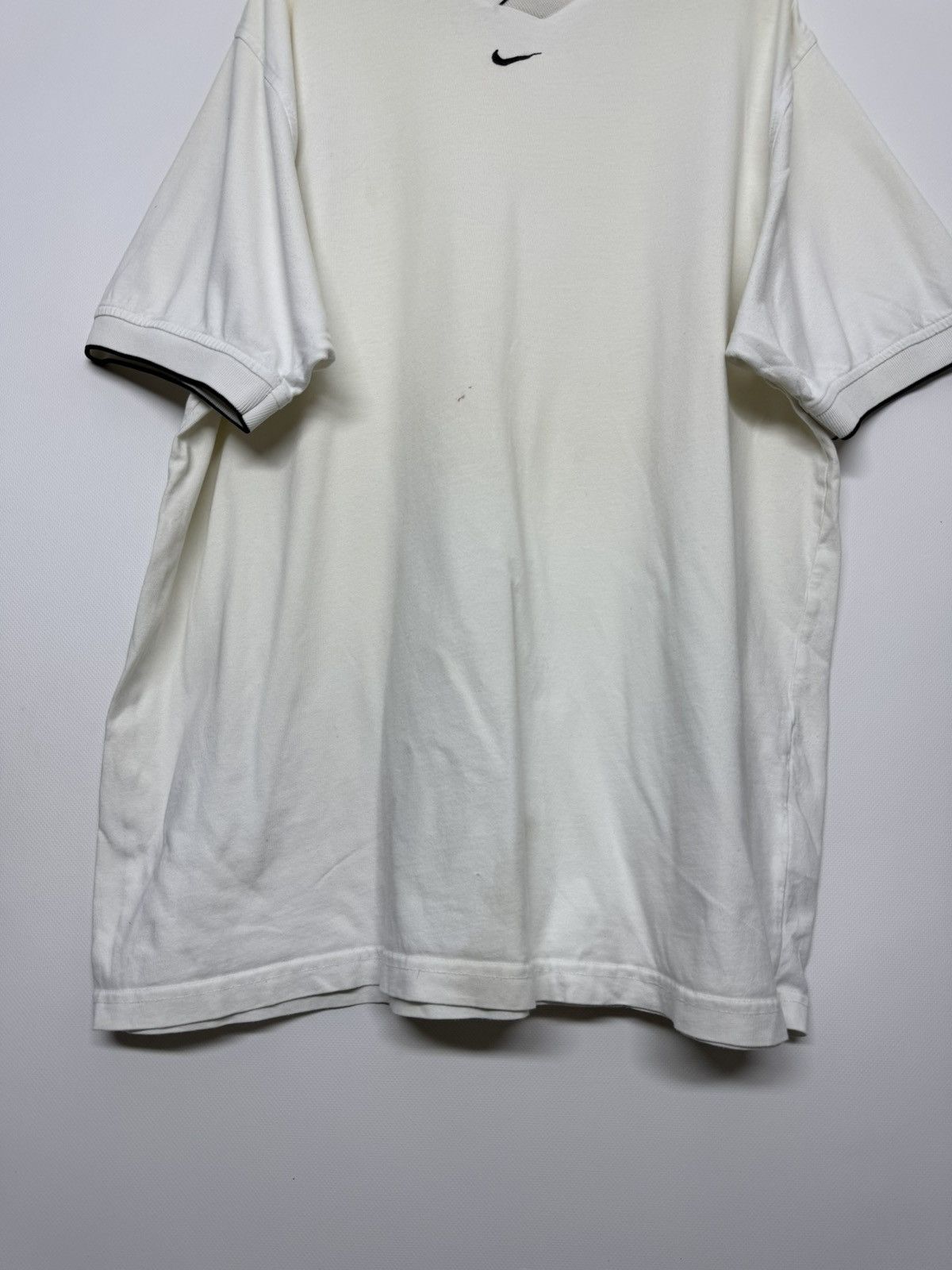 Nike Vintage Y2k Nike swoosh streetwear center logo tee Size US XL / EU 56 / 4 - 7 Thumbnail
