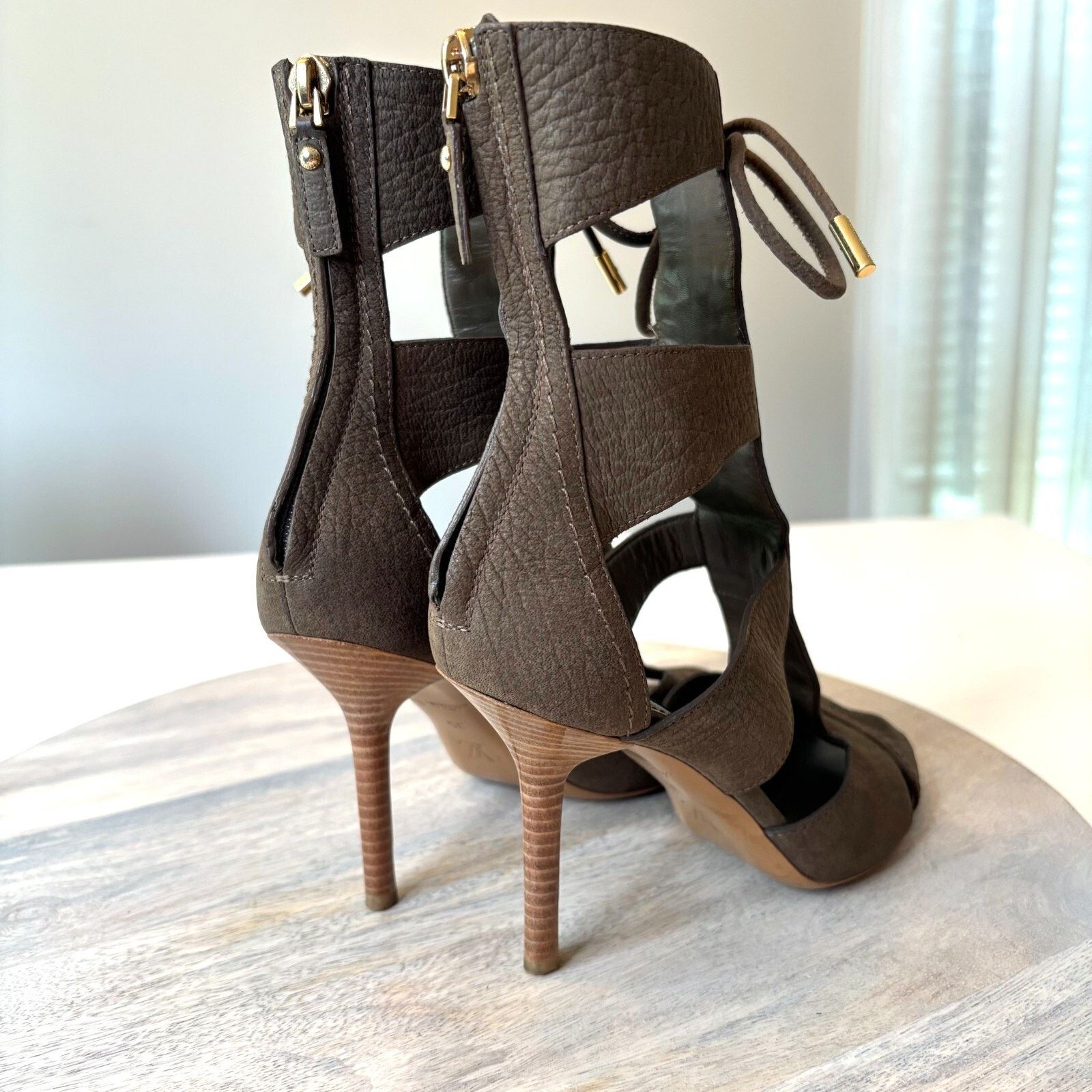 Louis Vuitton Louis Vuitton Corfu Leather Gladiator Lace Up Sandals Size 5 Size US 5 / IT 35 - 8 Thumbnail