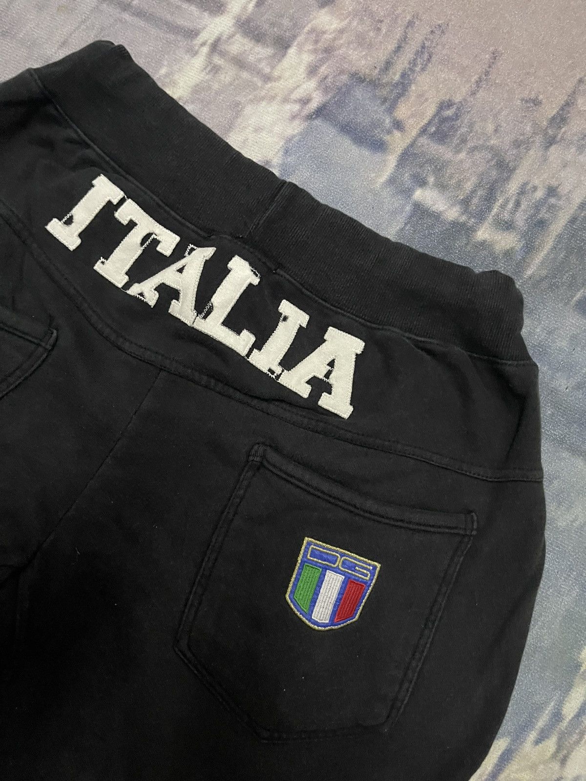 Dolce & Gabbana 2000s DOLCE & GABBANA ITALIA RUGBY CHOPPED SHORT PANT Size US 30 / EU 46 - 13 Thumbnail