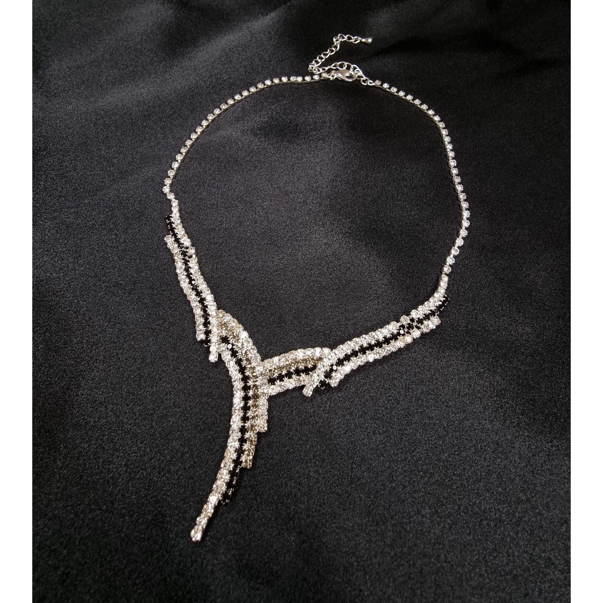 Vintage Vintage-Inspired Silver Crystal Statement Necklace With Adju Size ONE SIZE - 3 Thumbnail