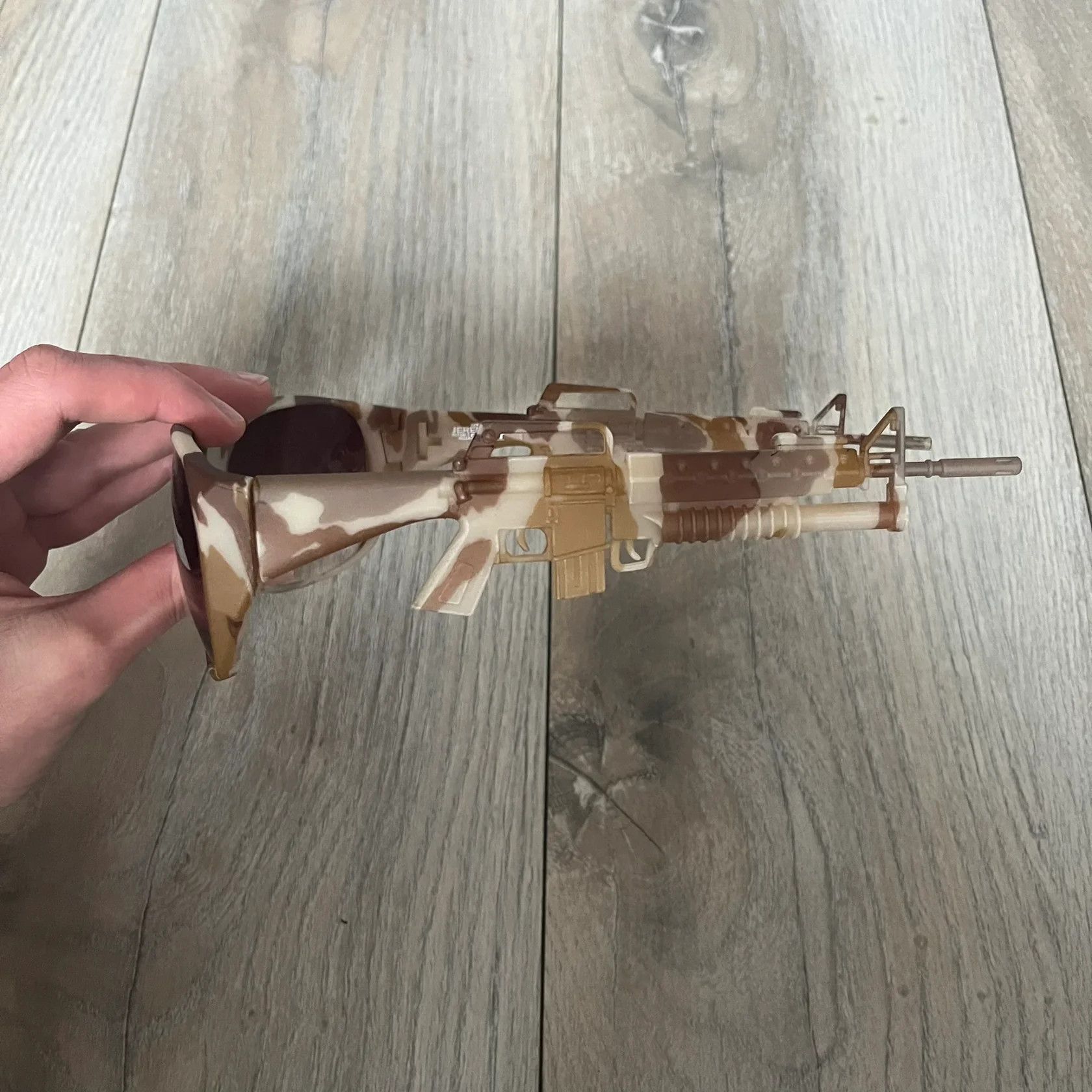 Jeremy Scott × Linda Farrow Jeremy Scott x Linda Farrow SS13 Desert Camo M16 Sunglasses Size ONE SIZE - 2 Thumbnail