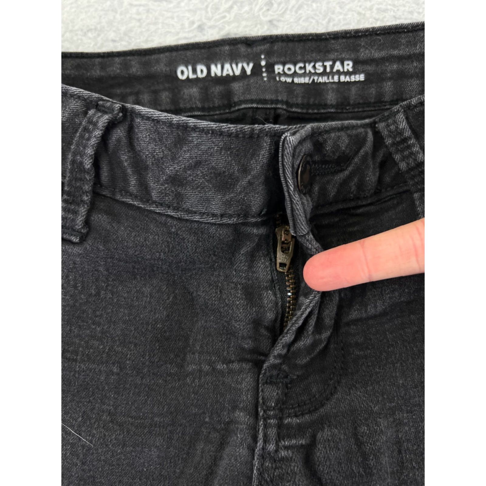 Old Navy Old Navy Rockstar Skinny Jeans Womens 4 Black Low Rise Denim 27" Inseam 90s Retro Size 27" / US 4 / IT 40 - 5 Thumbnail