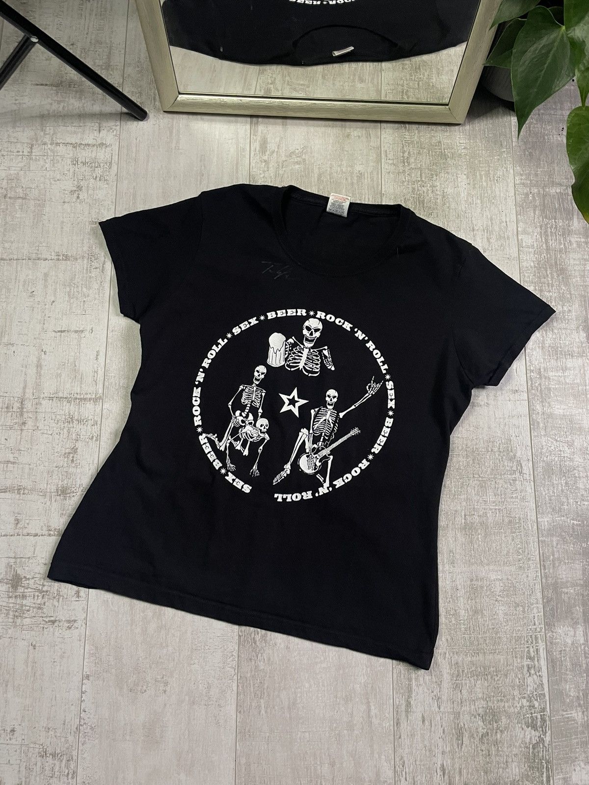Vintage Vintage Y2K “SEX” “BEER” “Rock N Roll” T-Shirt Black RARE Size XL / US 12-14 / IT 48-50 - 1 Thumbnail