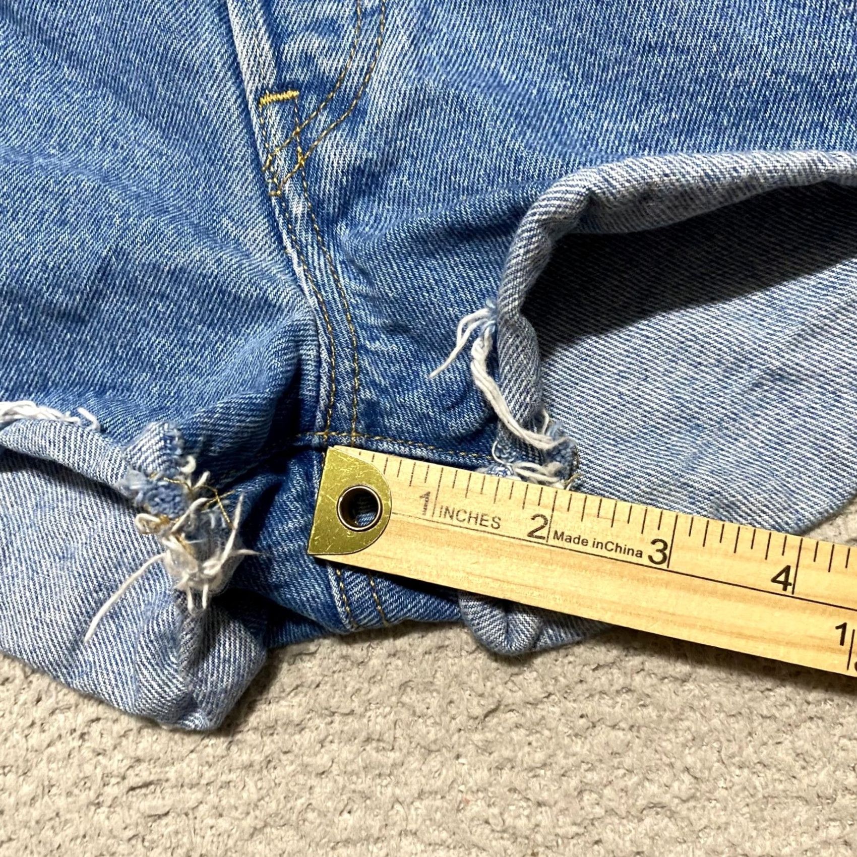 Levi's Levi's 31 Jeans Shorts Blue Denim Medium Wash Cut-Off Button Fly Regular Size 31 Womens Size 24" / US 00 / IT 34 - 5 Thumbnail