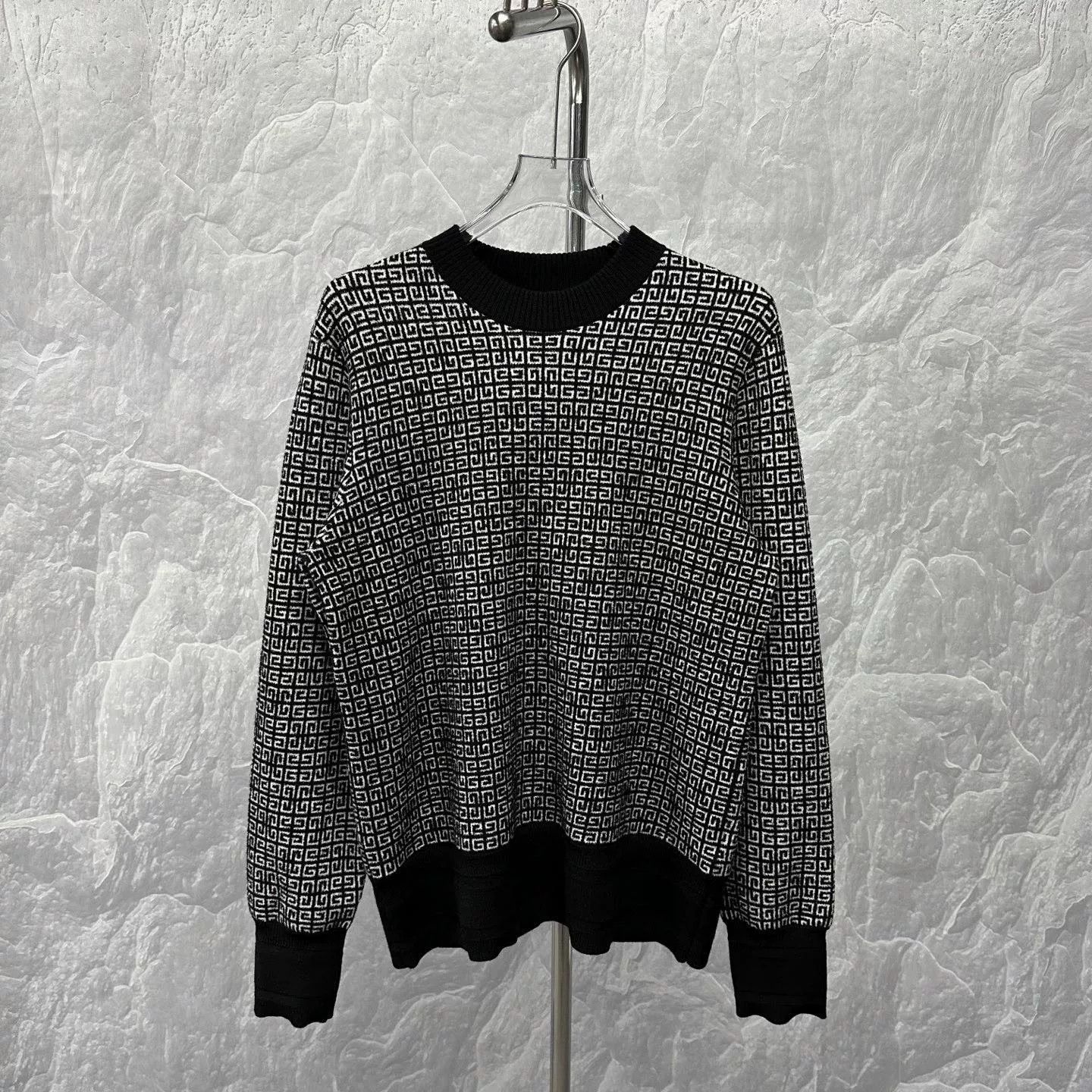 Givenchy Givenchy Logo Knit Wool Sweater XS Size XS / US 0-2 / IT 36-38 - 1 Thumbnail